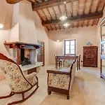 In With Hill Views Tatil Evi