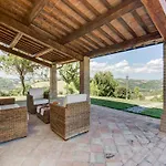 In With Hill Views Tatil Evi Urbania