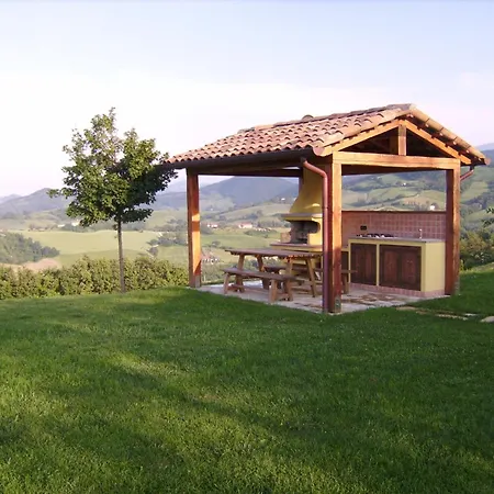 In With Hill Views * Urbania