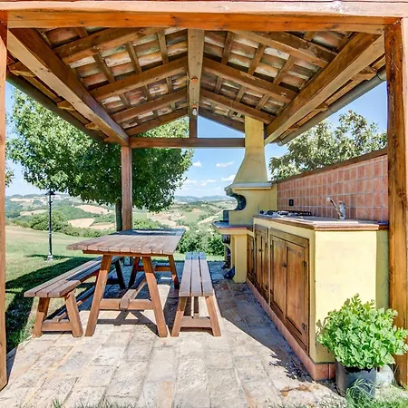 Casa vacanze In With Hill Views