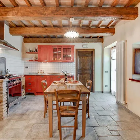 Casa vacanze In With Hill Views Urbania