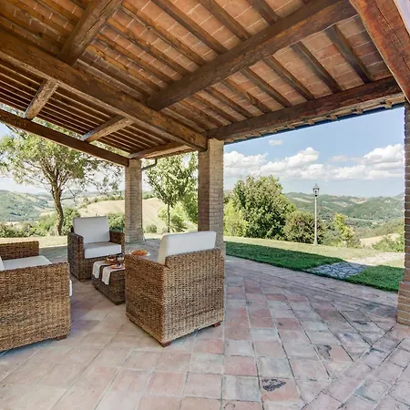 In With Hill Views Casa vacanze Urbania