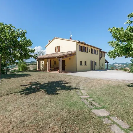 In With Hill Views Casa vacanze