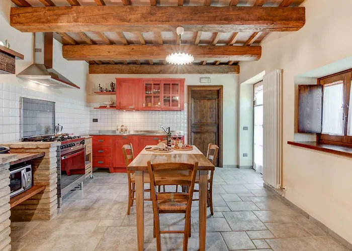 Сasa de vacaciones In With Hill Views Urbania